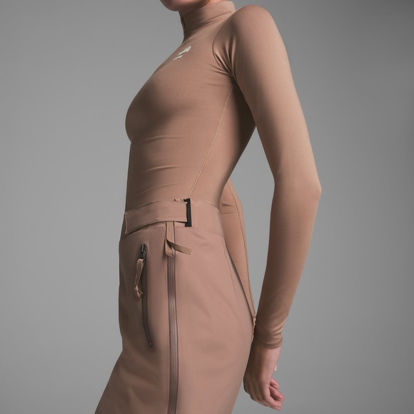 THE NORTH FACE X SKIMS
WOVEN SEAM TAPED PANT - Picture 2 of 7